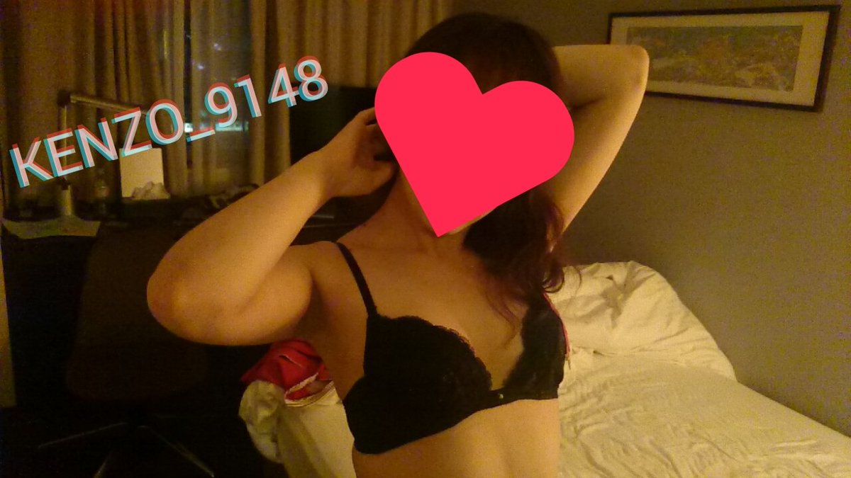 大阪出張中に急遽お会いすることになった裏垢の京美人さん👘
「今大阪にいる」とツイートしたところ､即「会いたいです💞」とDMくれたので､宿泊していたホテルにお招きしました🏨
撮影には積極的にポージングをしてくれました📷

その他､大胆な写真・動画も多数あるので､ご希望であれば､RTを。