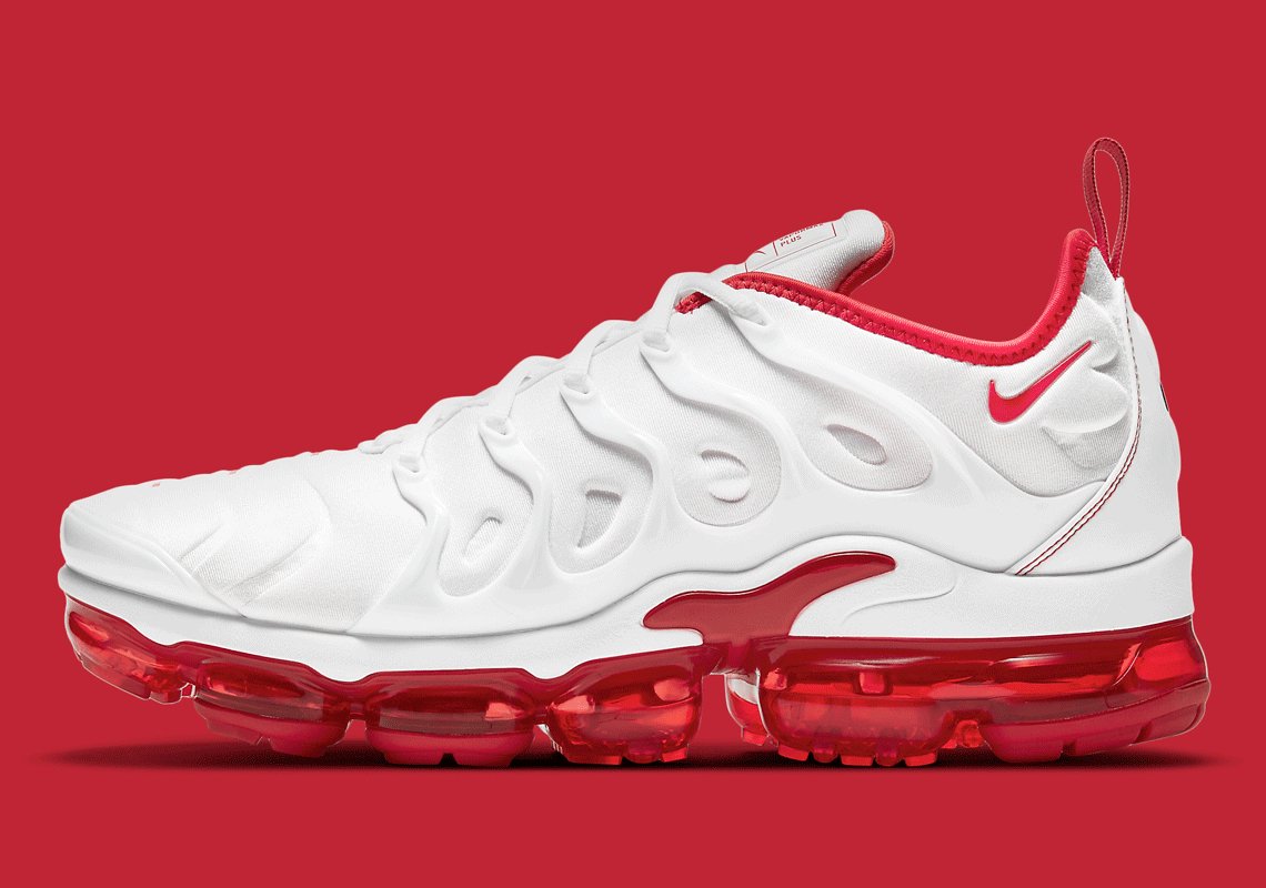 nike vapormax plus cherry