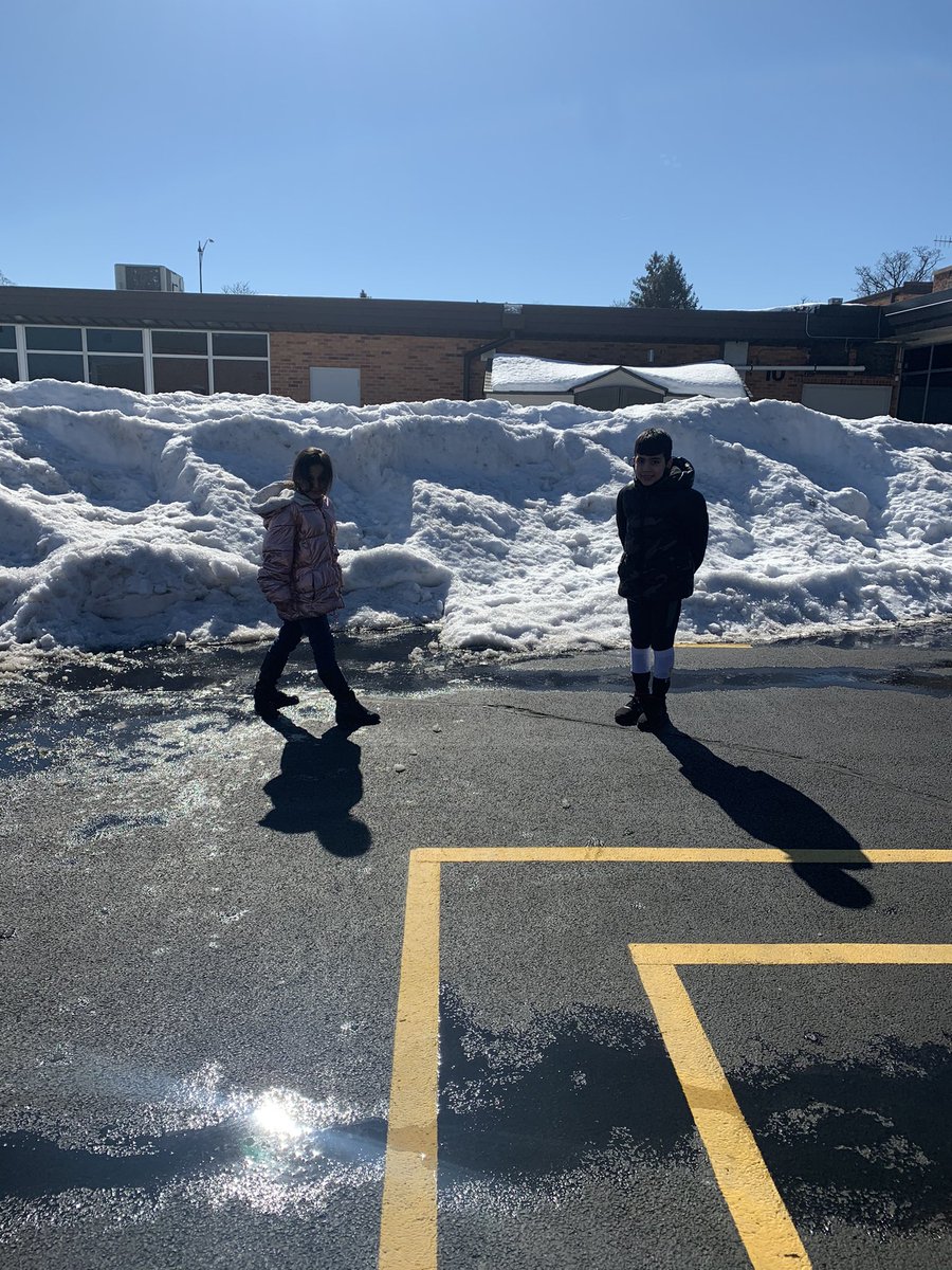 ms_mihelich's tweet photo. 2G is SO excited about the warmer weather!! ☀️ @GlenOaksNPD117 https://t.co/r12pUs5t6P