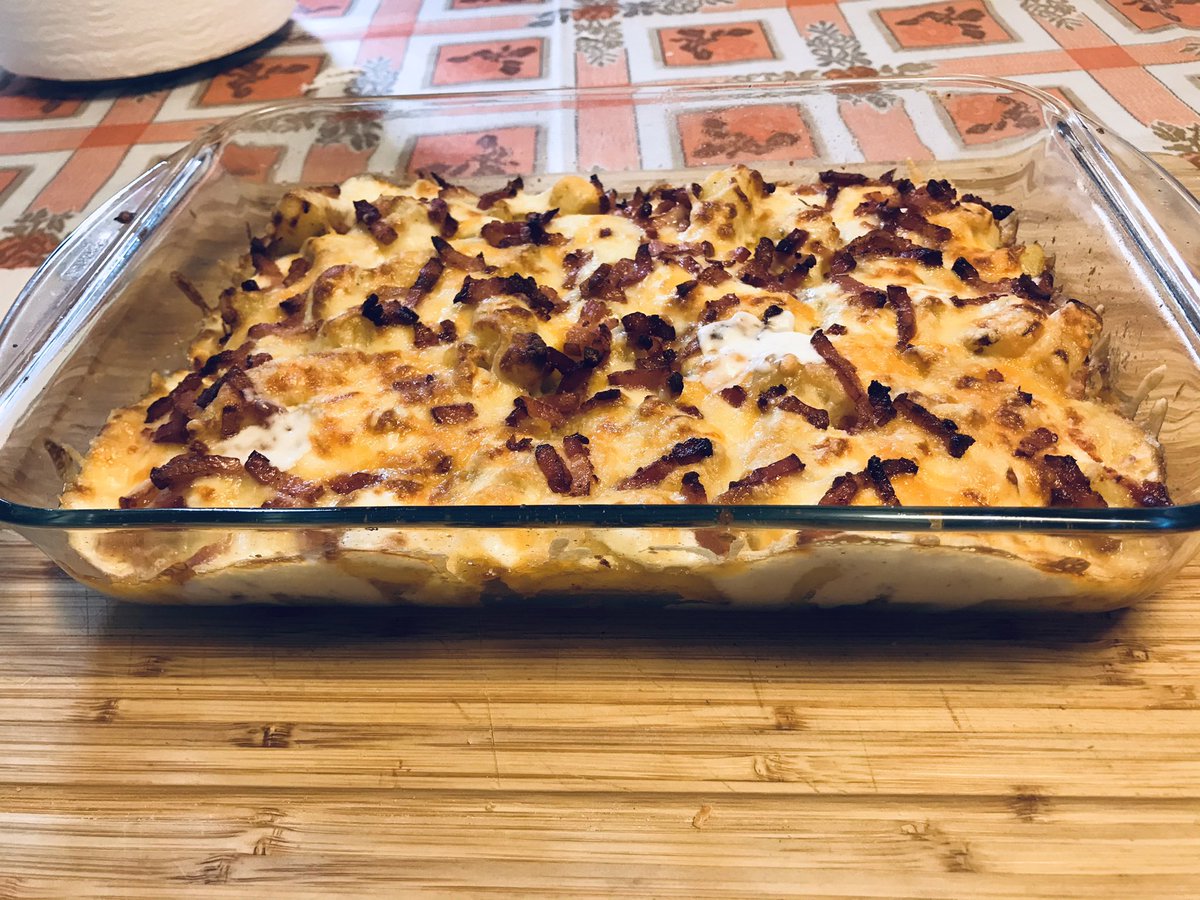 SRbalumba's tweet image. te hago unas patatas con bacon, queso y salsa ranchera??????? 

enviar