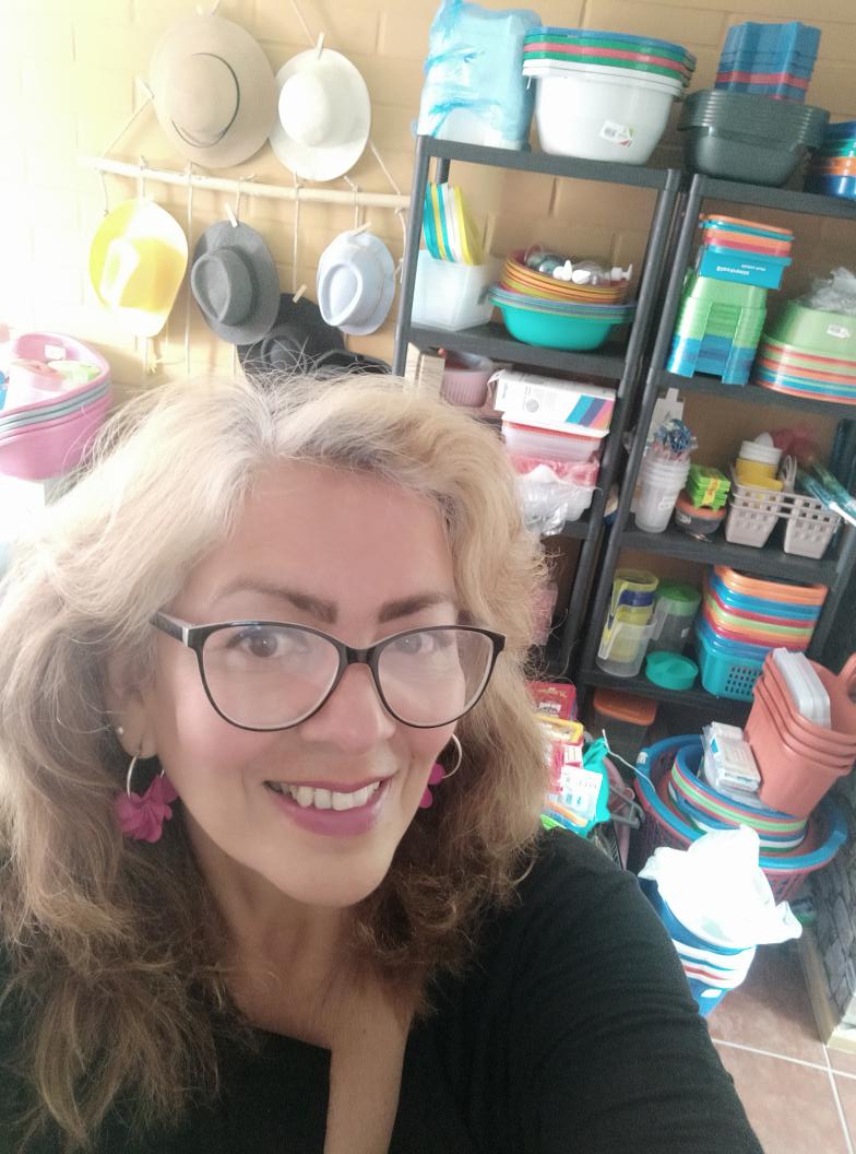 JUDITHBELANDRIA's tweet photo. Yo en mi paraíso de Plásticos J&amp;J🍀 #SoyEmprendedora
#LadyDelivery
#SoyExitosa https://t.co/5hyHpXf2YW