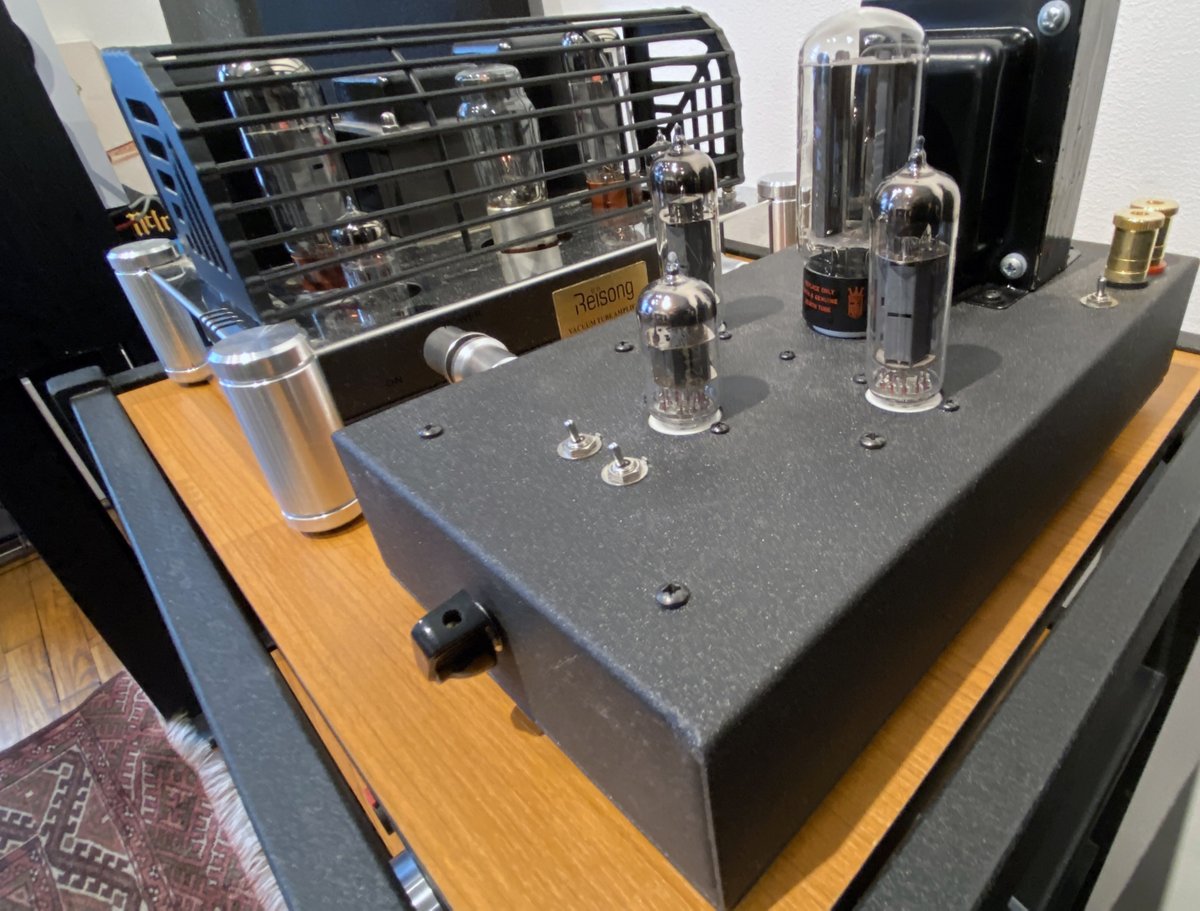 AudiophiliacMan's tweet photo. Maybe you don't NEED 100 watts? Love the comments on my lower power vlog, check 'em out! #audiophiles #audiophiliac #decware #tubeaudio https://t.co/TJjGeRDQh3 https://t.co/rx34h378eo