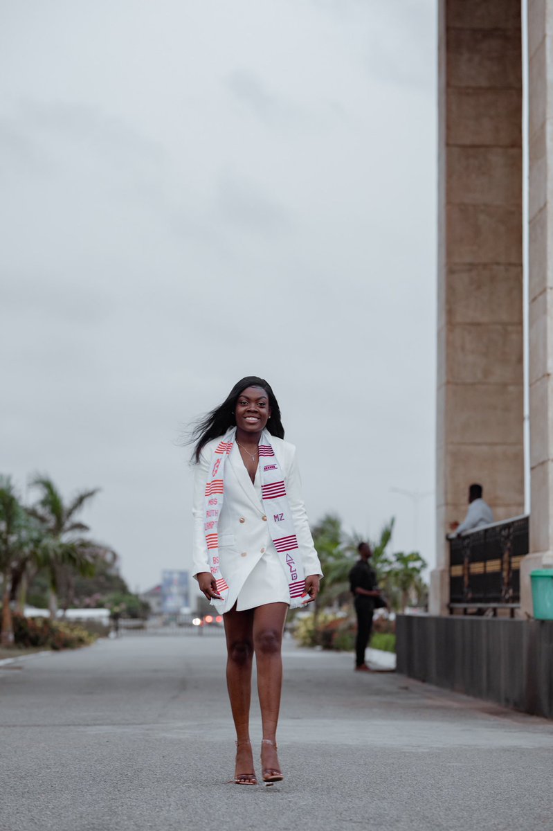 QveenRuthy's tweet photo. Because i want these on my page. BS. Retail, Hospitality and Tourism management #UTKgrad https://t.co/VFe0jhEEim