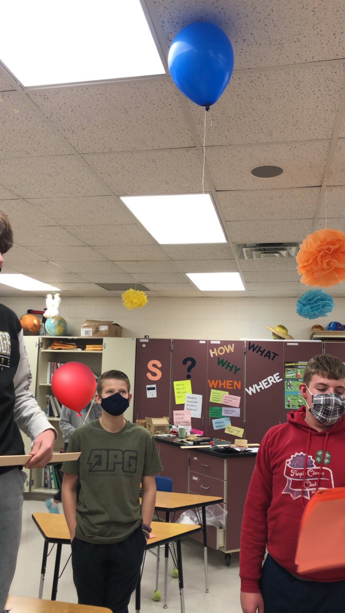 AnnaCAnderson1's tweet photo. Investigating attraction from electricity #ItsShocking #HoldregeDusters https://t.co/wYh1VDOzat