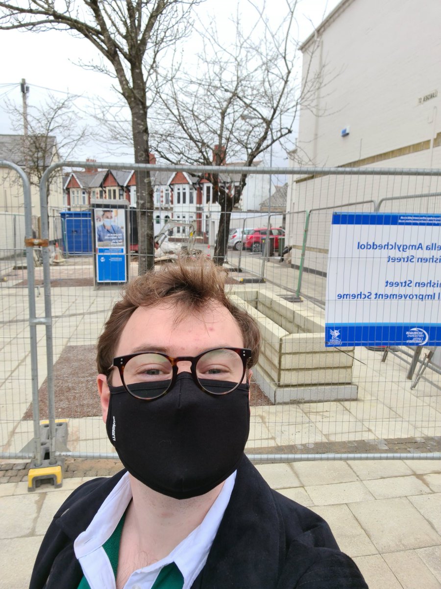 TeamGabalfa's tweet image. Took a wander over to the top of Llanishen Street to check in on the redevelopment works. Looking forward to working with some local residents and @globalgardenscf to fill these planters 🌼🌻🍃🌿🌺🪴🪴