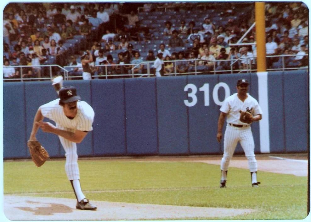 Ron Guidry (Chris Chambliss at 1st) at Yankee Stadium July 2, 1978. With 25 wins Gator picked up the Cy Young that year and finished 2nd (behind Jim Rice) in the MVP voting. Photo: Larry Kapit https://t.co/HQlXkHwuPM