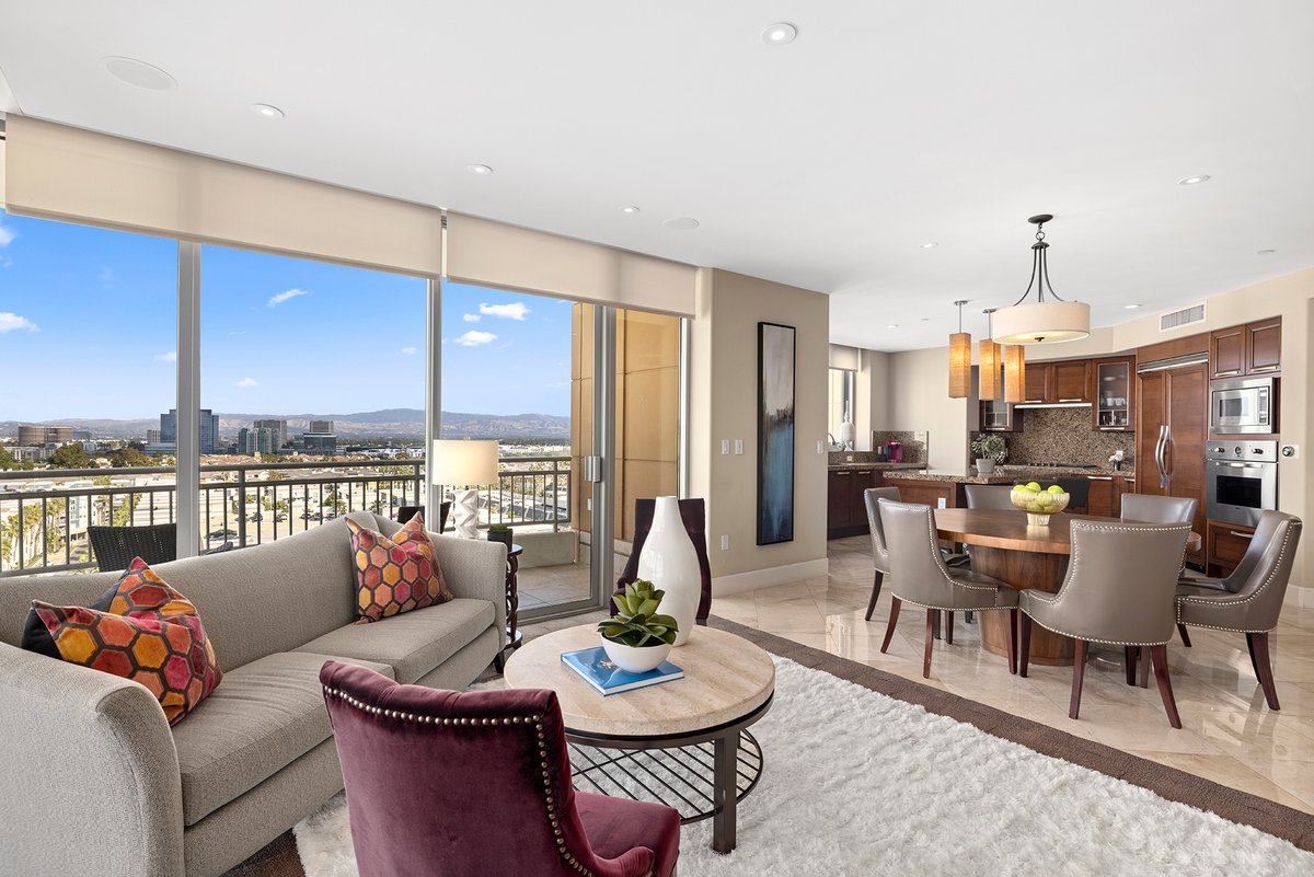 CondoQueen's tweet photo. Sold 8122 Scholarship in just 5 days!  HIGHEST RESALE PRICE EVER on a Plan F at The Plaza Irvine. #CondoQueen #PlazaIrvine #IrvineHighrise #OCHighrise #VeronicaHicks #LuxuryCondos #IrvineCondos💰💰💰💰❤️😍 https://t.co/TaravN8dqC
