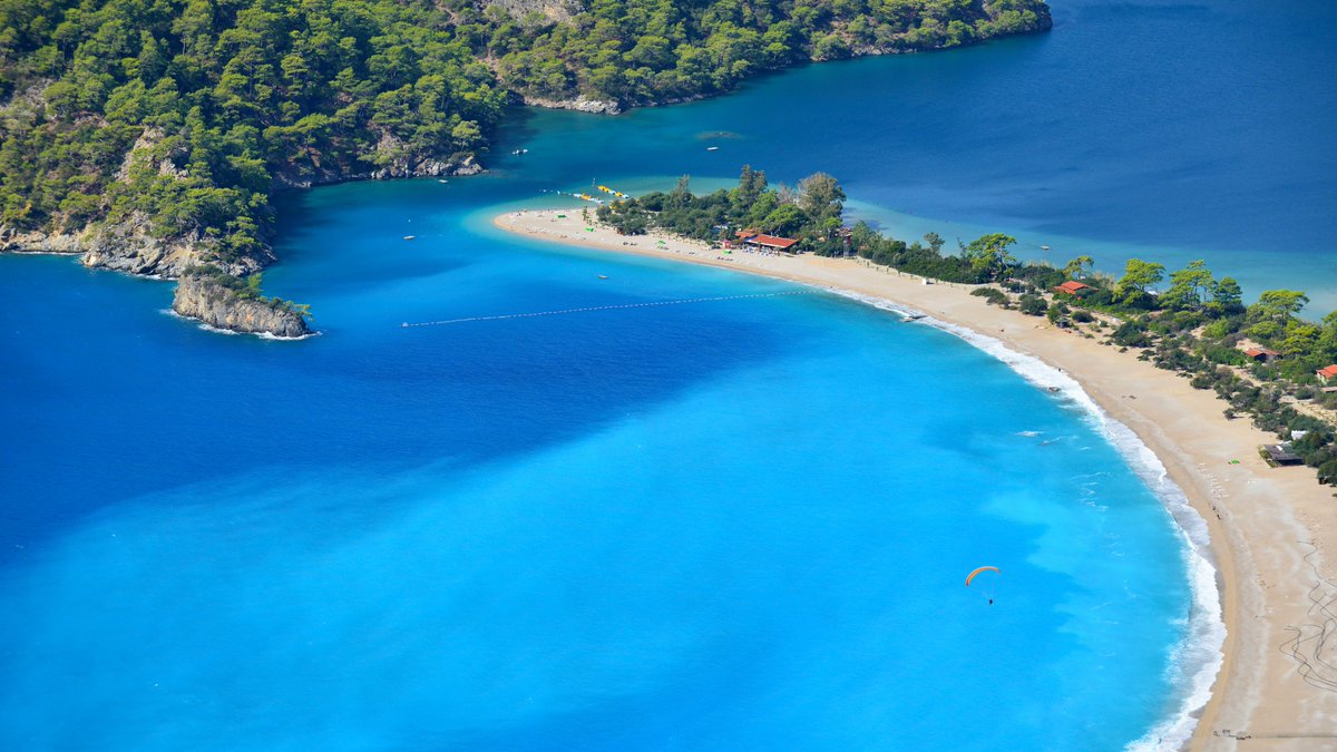 Diğer mavileri kafanızda bitirmiş deniz kombini. 💙😍
#Ölüdeniz