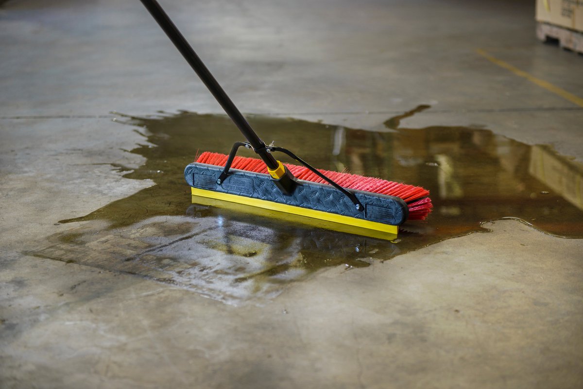 QuickieClean_'s tweet photo. Do you have melted #snow after the recent snow storms? ❄️ Stay safe and #squeegee it up with our Squeegee #PushBroom! It's the perfect tool for wet and dry messes.

Shop now at @homedepot - https://t.co/XWuWFIe3HT https://t.co/DCd1cUBDDb