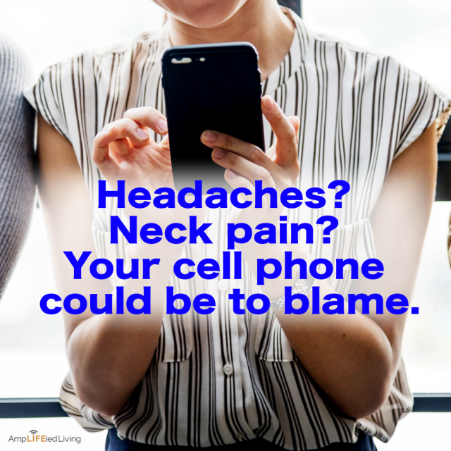 MinserChiro's tweet photo. Instead of looking down at your phone, lift it up to eye level. Your ears should be positioned directly above the shoulders in a neutral position. https://t.co/AqjPi9CmF9