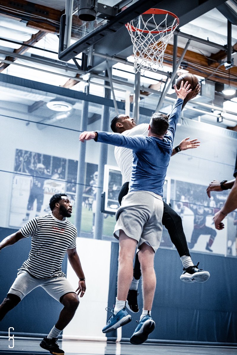 Dustin Aubert tweet media