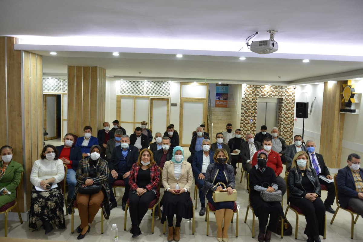 İlçe Başkanımız Bahattin BAYRAKTAR Başkanlığında, İl koordinatörlerimiz eşliğinde haftalık yürütme ve Yönetim Kurulu toplantısı gerçekleştirildi.
