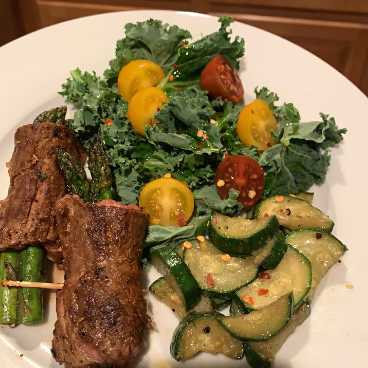 Awaken180's tweet photo. Thanks to Kelsey for sharing this photo of her delicious #meal, Grilled Asparagus And Steak Fajita Rollups (recipe here: https://t.co/PW0Xgng5ah) that she paired with sautéed zucchini and a small kale salad with cherry tomatoes, lemon juice, and olive oil. ⁣

#CookWithAwaken180 https://t.co/EfmEJPZ1dH