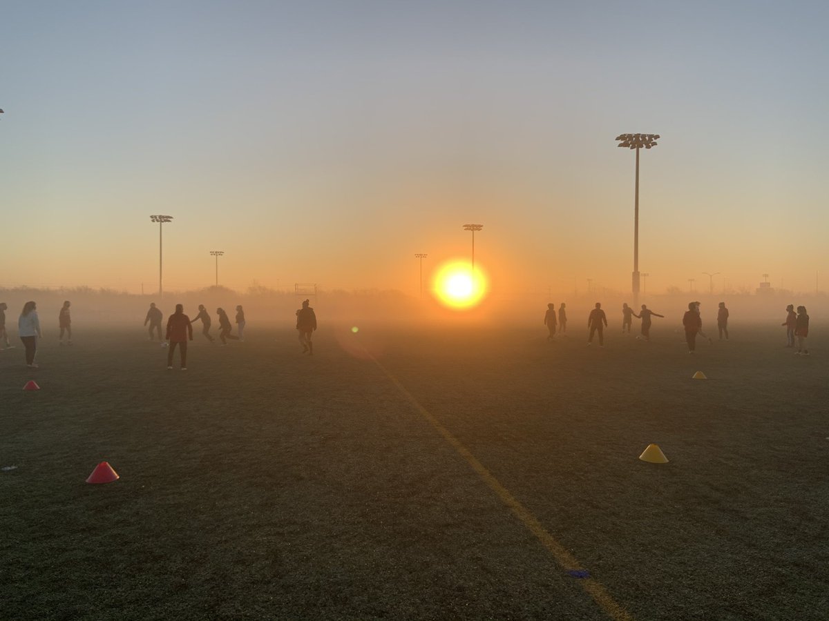 USTWSoccer's tweet image. Even when it’s hard to see, we’re still out here grinding on the field 🦁 can’t stop, won’t stop! #USTWS #USTBound