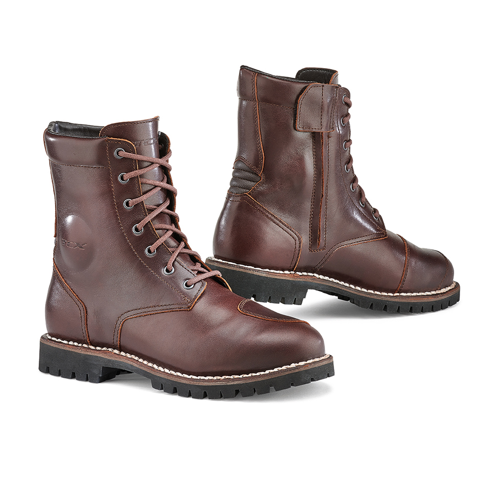 #TestimonialTuesday - From Leandro G. - Leather is SUPERB Great quality. Worth every penny. The sole and stitching are also superb. 🥾 HERO WATERPROOF //  #focusonboots #focusonthecustomer #focusonquality