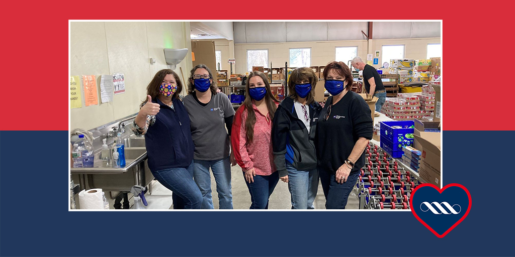 ManasquanBank's tweet photo. Big 👍 to our team members for helping at @FulfillNJ this past Friday, a #foodbank dedicated to alleviating hunger in Monmouth & Ocean Counties, as a part of our #CREWcares workplace volunteer program. We appreciate your participation. #LoveYourCommunity #LoveYourBank https://t.co/9Gaesxe9DR