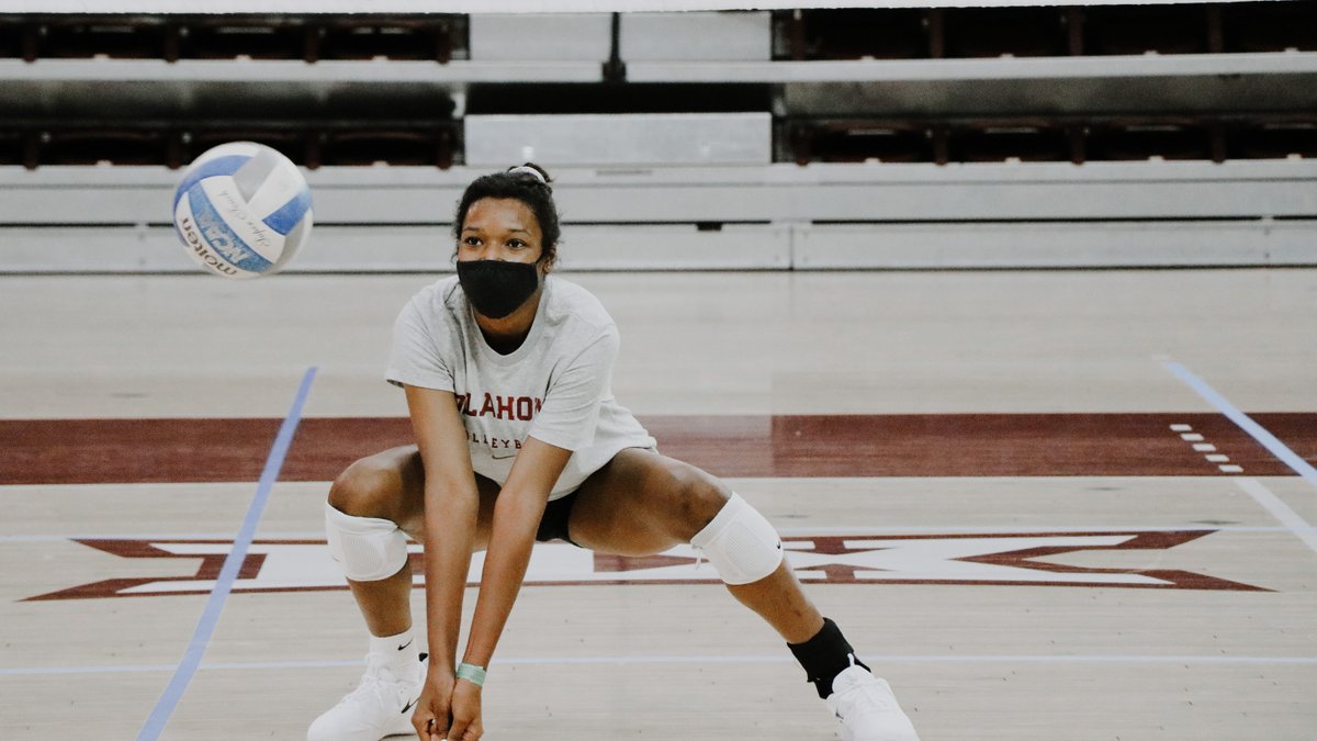 OU_Volleyball's tweet photo. 𝙊𝙣𝙚 𝙨𝙩𝙚𝙥 𝙘𝙡𝙤𝙨𝙚𝙧... https://t.co/VObsVE8nbF