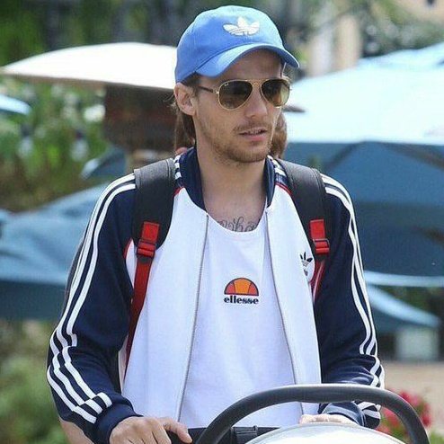 SP0RTYLOUIS's tweet image. 