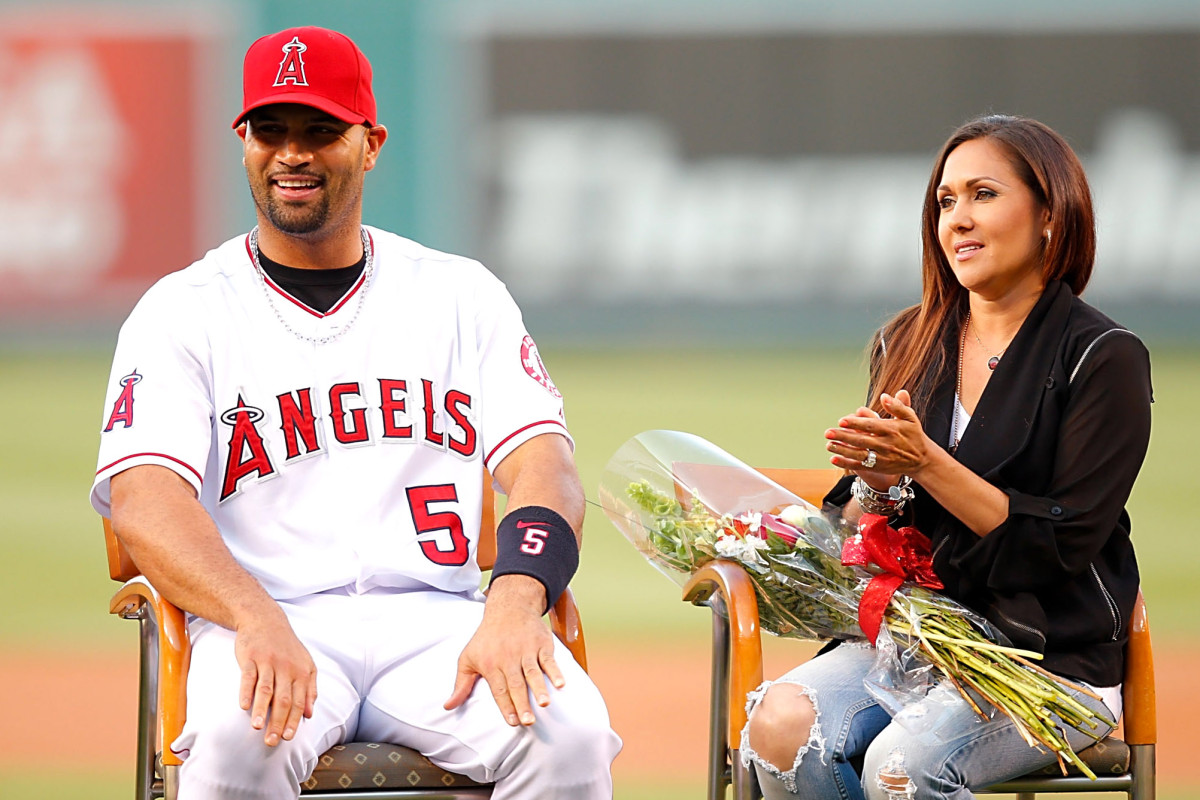 Albert Pujols' wife wrote about his 'last season' and everything went 'bananas'