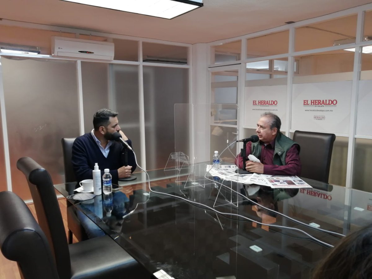 FLuisSardina's tweet photo. El día de hoy en compañía de dos distinguidas damas Xalapeñas, la Lic. Ma. Eugenia Álvarez y Sandra Domínguez  fuimos recibidos a invitación del Heraldo de Xalapa y Veracruz. 

Agradezco la entrevista en el espacio y a su titular el Lic. Rafael Menendez por su bondad y gentileza. https://t.co/0Rap7IonfN