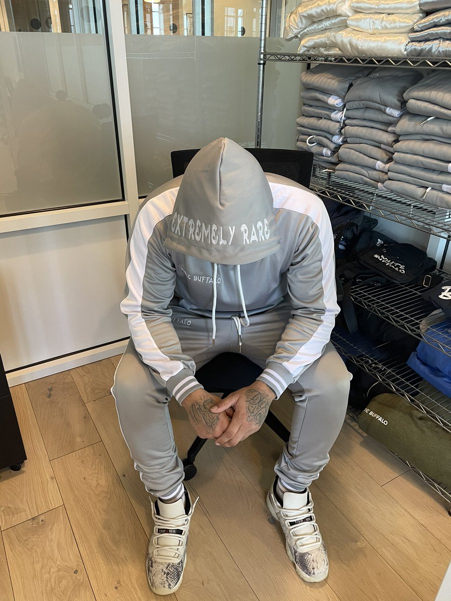 PalmsItching's tweet photo. New gray with white strip jogging fit now available come shop 🔥🔥💯 #ExtremelyRare #WhatDefinesYou #Abundance #manifestation @whitebuffaloclothing__ https://t.co/oUJTZR0glP