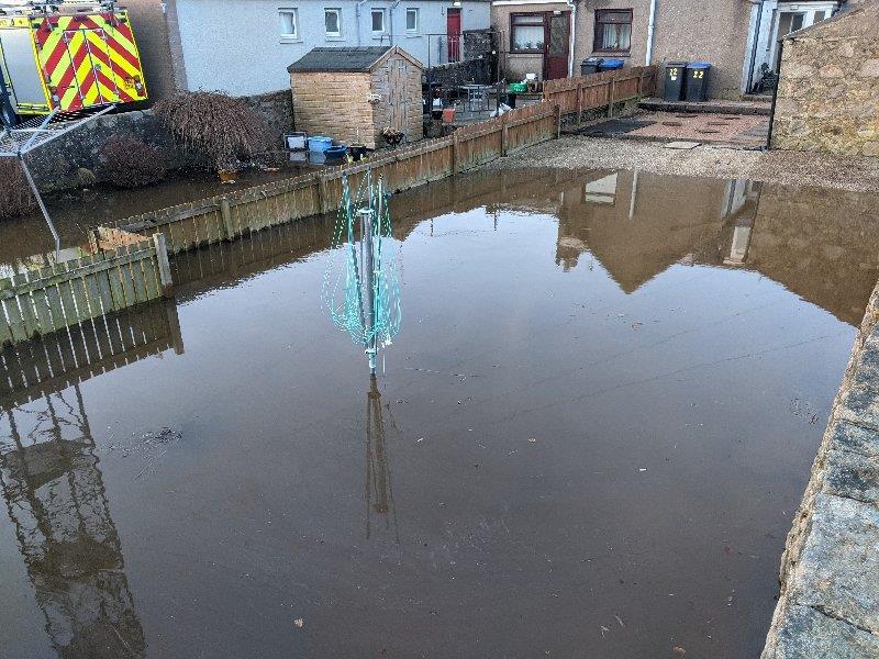 Flood-hit Kintore residents call for prevention measures in Aberdeenshire town dlvr.it/RtKmt5