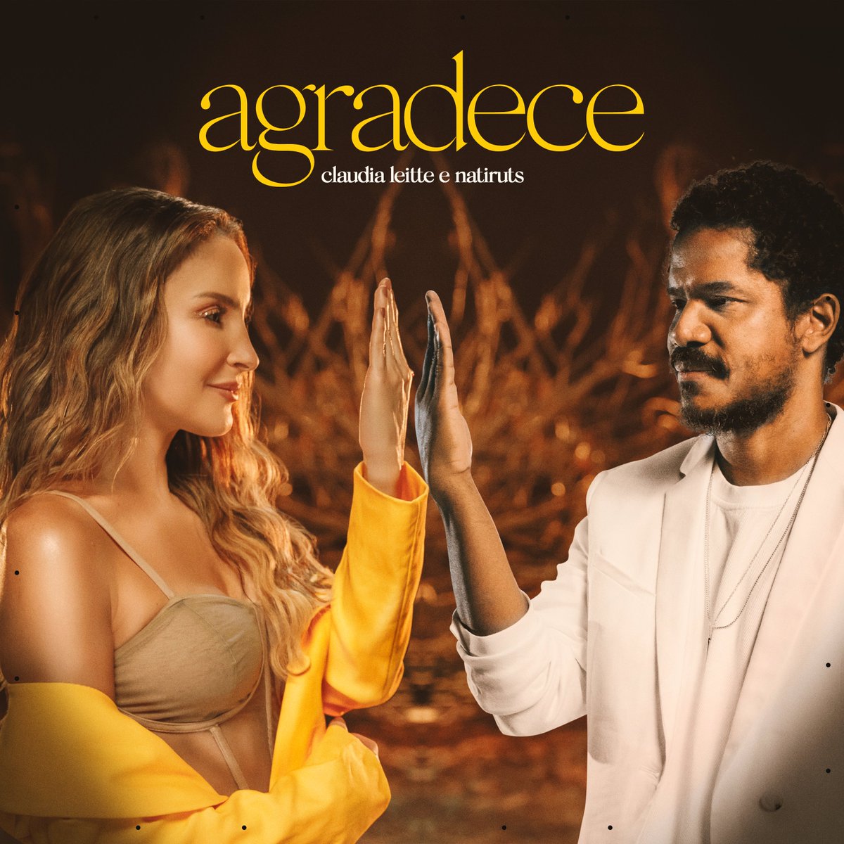 ClaudiaLeitte's tweet photo. "agradece", música com @natirutsoficial nas plataformas às 00h desta sexta, e, às 13h, a premiere mega especial de lançamento do clipe no meu canal no Youtube 🌻 #agradece 

Pre-save: https://t.co/UHGu2MoZ57 https://t.co/gMNrZ433e6