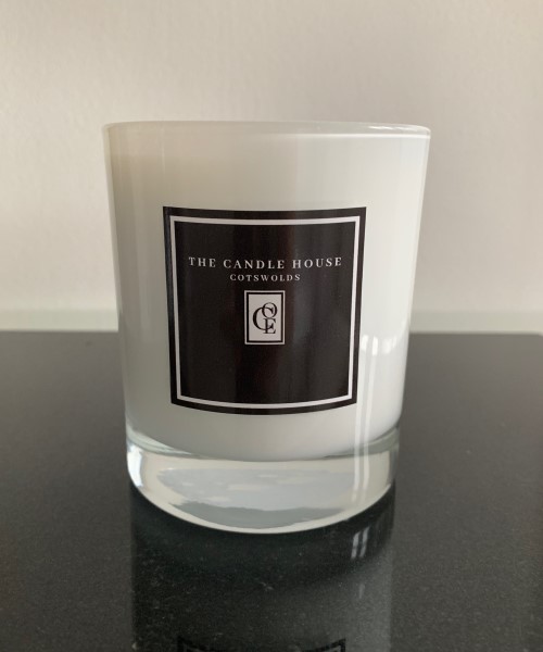 It's great to receive pictures of stickers on the finished product and these candles  look great.  
#Thecandlehouseco #candles #stickers #homeinteriors #print