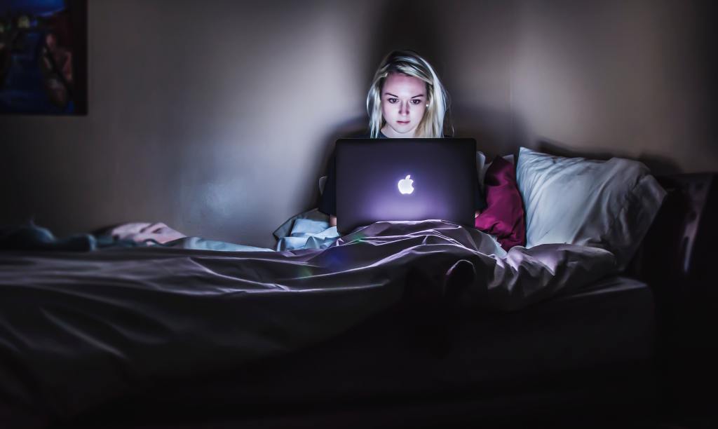 DondersWonders's tweet photo. Do you get lost in the news sometimes?
Our blogger @rdcalcott explains why you keep reading even though it often makes you feel bad. 
https://t.co/5gn5Ck1pjD

#science #behaviour #news #doomscrolling https://t.co/KoYMlmW0eW