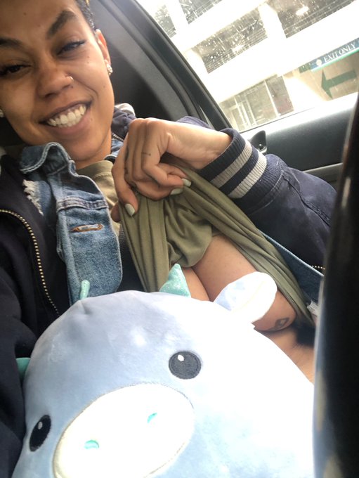 Got bored waiting for my girls renting our car for today&rsquo;s road trip!! 🍯 Cum &amp; follow to see what we