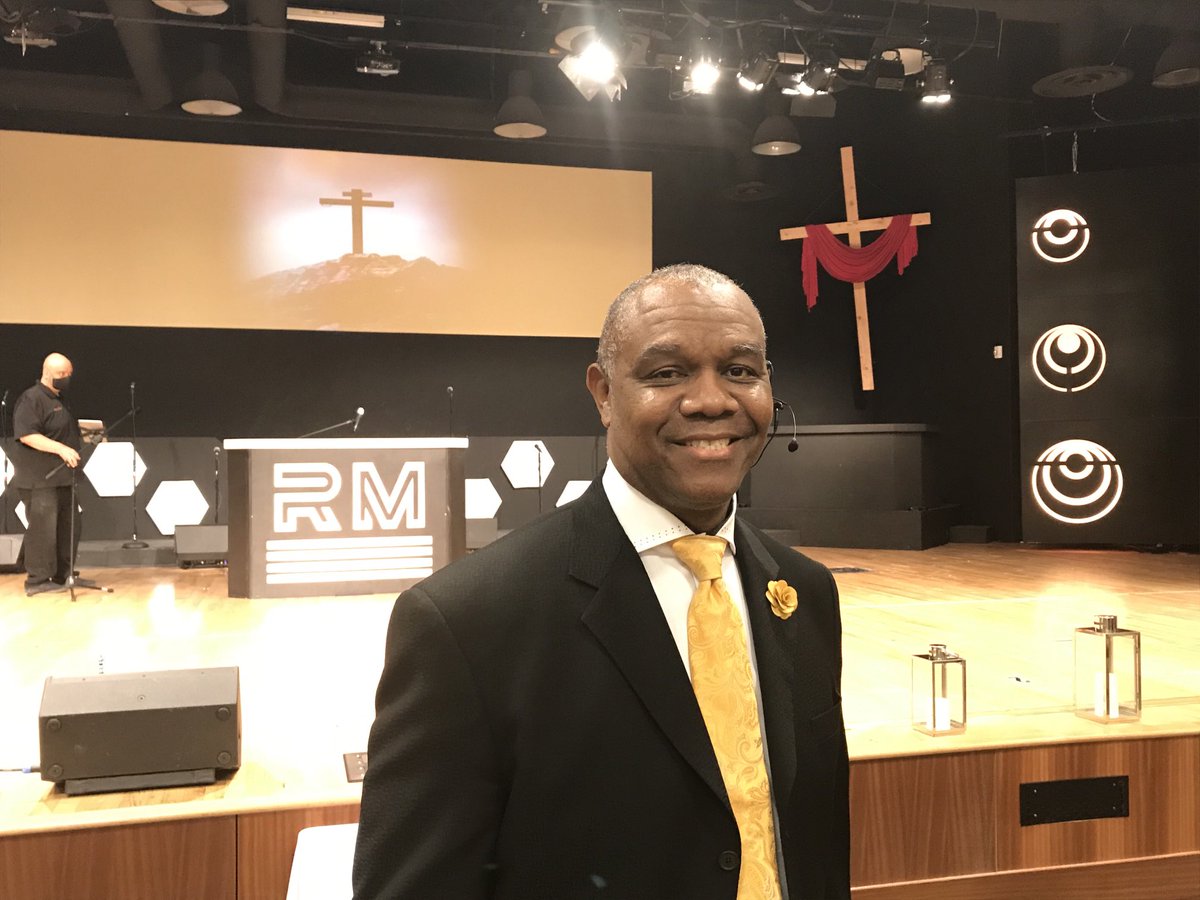 I visited on Sunday in Las Vegas with former Vikings (and Eagles) star quarterback Randall Cunningham, where he is a pastor at his church, Remnant Ministries. https://t.co/V3nsMzkgXh