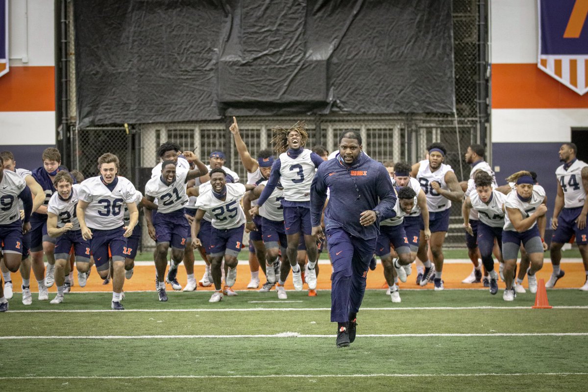Illinois Football tweet media