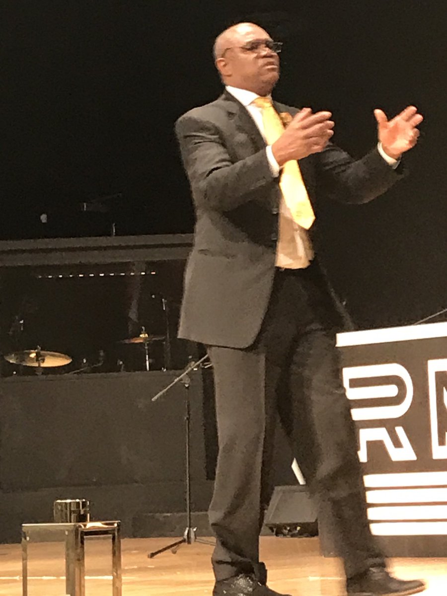 Randall Cunningham getting intense during his sermon Sunday at his church where he is pastor at Remnant Ministries in Las Vegas. https://t.co/zWf5YCWrD8