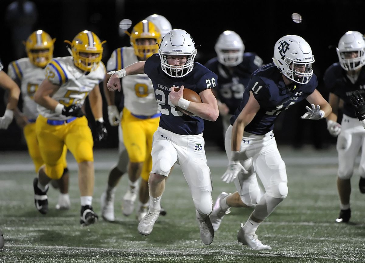 NEW TRIER VARSITY FOOTBALL SCHEDULE
3/19 GBS 4pm
3/26 at Niles West 7pm
4/3 Evanston 2:30pm
4/9 at GBN 7pm
4/16 at Maine South 7pm
4/23 TBD 7pm

#GOTREVS