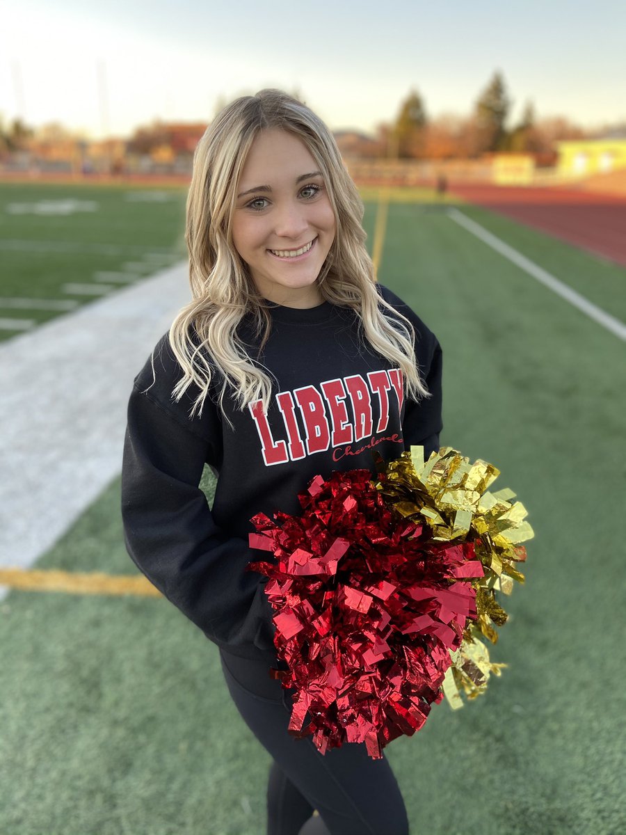 Meet the Varsity team! 🦁
Alyssa Pakin ❤️
Junior 💛
Base/Tumbler 💪🏼💫
Fun Fact: “I’ve been cheering for 12 years.” 📣🎀