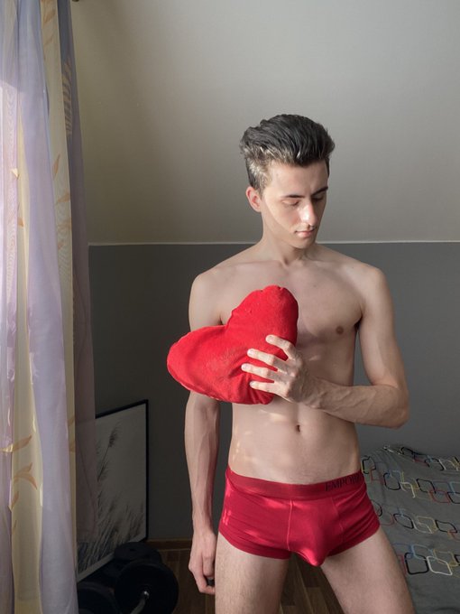 2 pic. ???????? https://t.co/Boe6H1Aykb