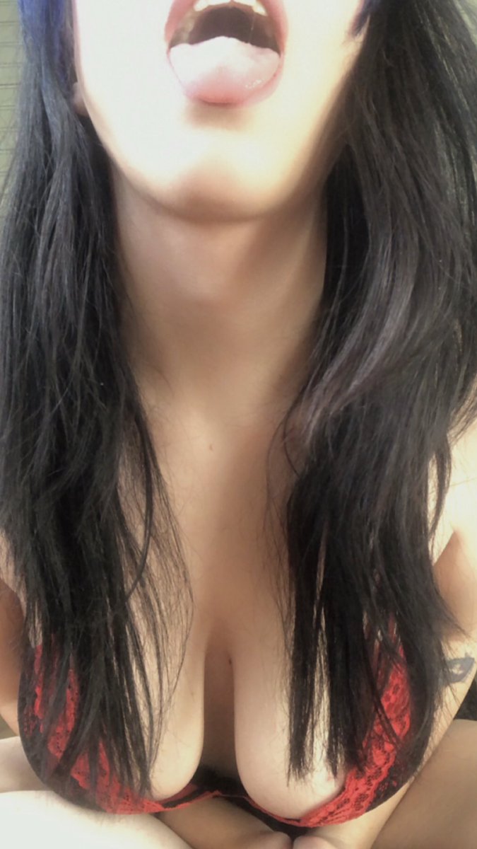 raedarkblood's tweet photo. Cum play with me https://t.co/ebRB1A566R 💜 dm for discount #onlyfans #onlyfanspromo #AdultWork #onlyfansgirl #promoforpromo #onlyfansnewbie https://t.co/mxM0Kohcq6