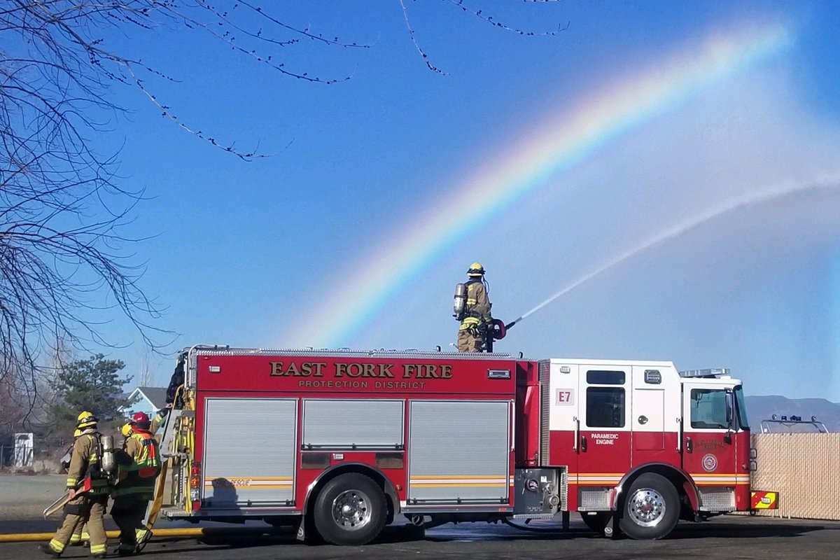 SiddonsMartin's tweet photo. East Fork Firefighters training on their new #PierceEnforcer PUC Pumper! https://t.co/kgc82MRM1x
