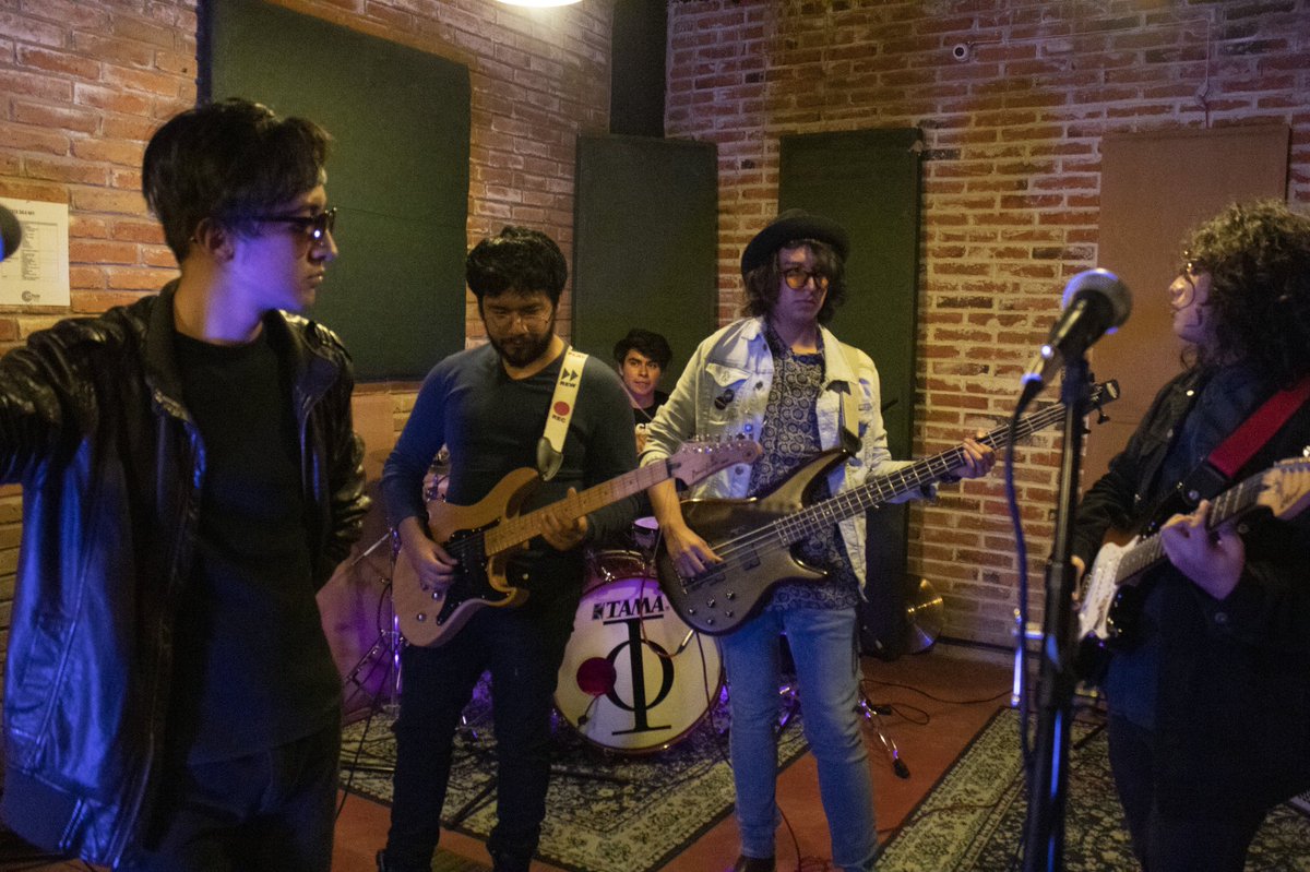 sin_futuromx's tweet photo. @loshornets es un proyecto de Hard/psy- chedellic rock tlaxcalteca. 🇲🇽

https://t.co/jqiqhvDYfc

#sinfuturocolectivo #sinfuturomx #musicaindie https://t.co/VdqeI1UGIc