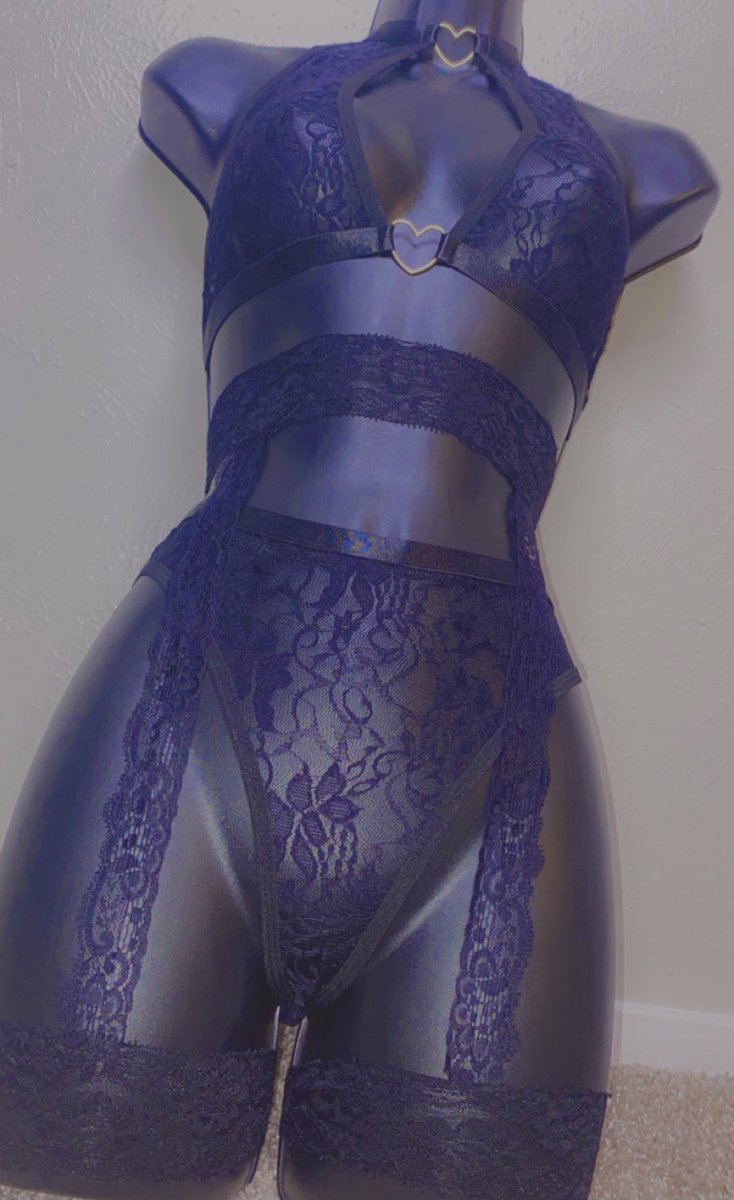 seductivepleaz's tweet photo. ✨New Arrivals + Restocks ✨
✨Shipping Available  ✨
✨Pick Up Available✨
Hurry These Sets Are Selling Out Quick 🔥
Take My Heart 🖤 
$25
#Lingerie #Dfw #Sexy #ShopSmall #smallbusiness #BlackOwnedBusiness https://t.co/0WtuDVIVJK