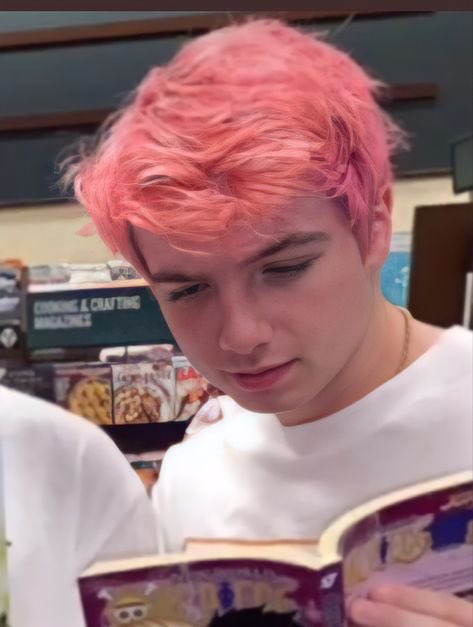 pics Karl Jacobs Hair Color karl jacobs with pink hair