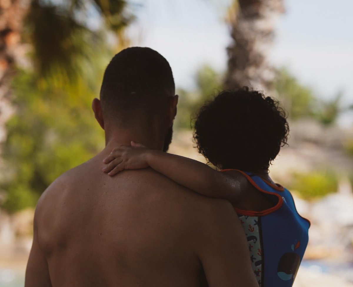 Benzema's tweet photo. Si tu savais mon fils. ❤️ #Family https://t.co/yZ1iqavcj0