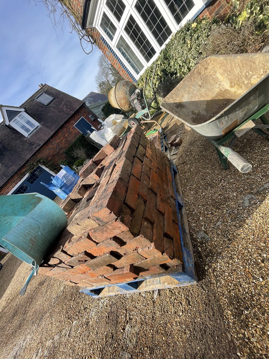 Reclaimed brickwork being installed on our latest project. More pics to come on Instagram eden_perennial #landscaping #reclaimedbrick