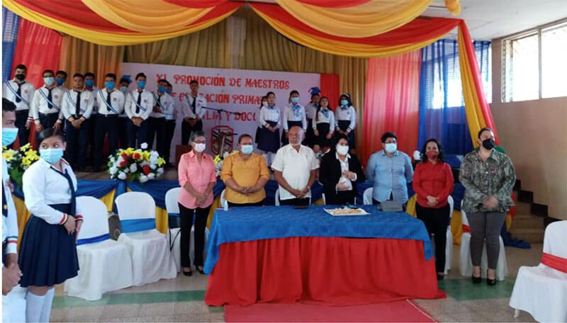 Cabe destacar que cada uno de los docentes egresados se integrarán a las aulas de clases en Educación Primaria, para transmitir buenas nuevas, desarrollar conocimientos y valores morales en las nuevas generaciones.

 Más información👉👉  bit.ly/3aK0cPE