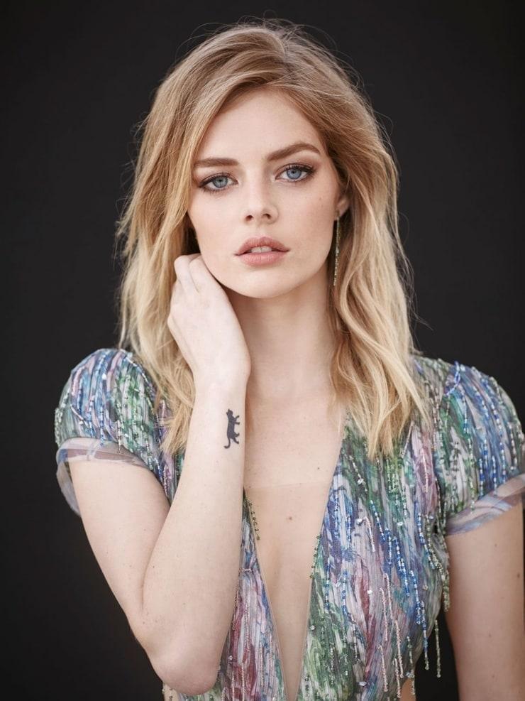 Happy Birthday to the stunning Samara Weaving 