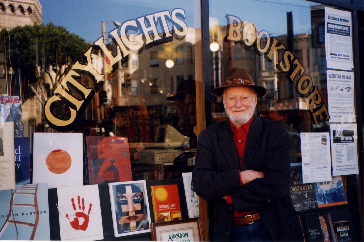 Poesiaitalia's tweet photo. Il mondo della letteratura piange la scomparsa del poeta ed editore Lawrence Ferlinghetti, una delle ultime voci della Beat Generation e fondatore della storica libreria City Lights di San Francisco. 
RIP #LawrenceFerlinghetti https://t.co/6GLZq2OCKE