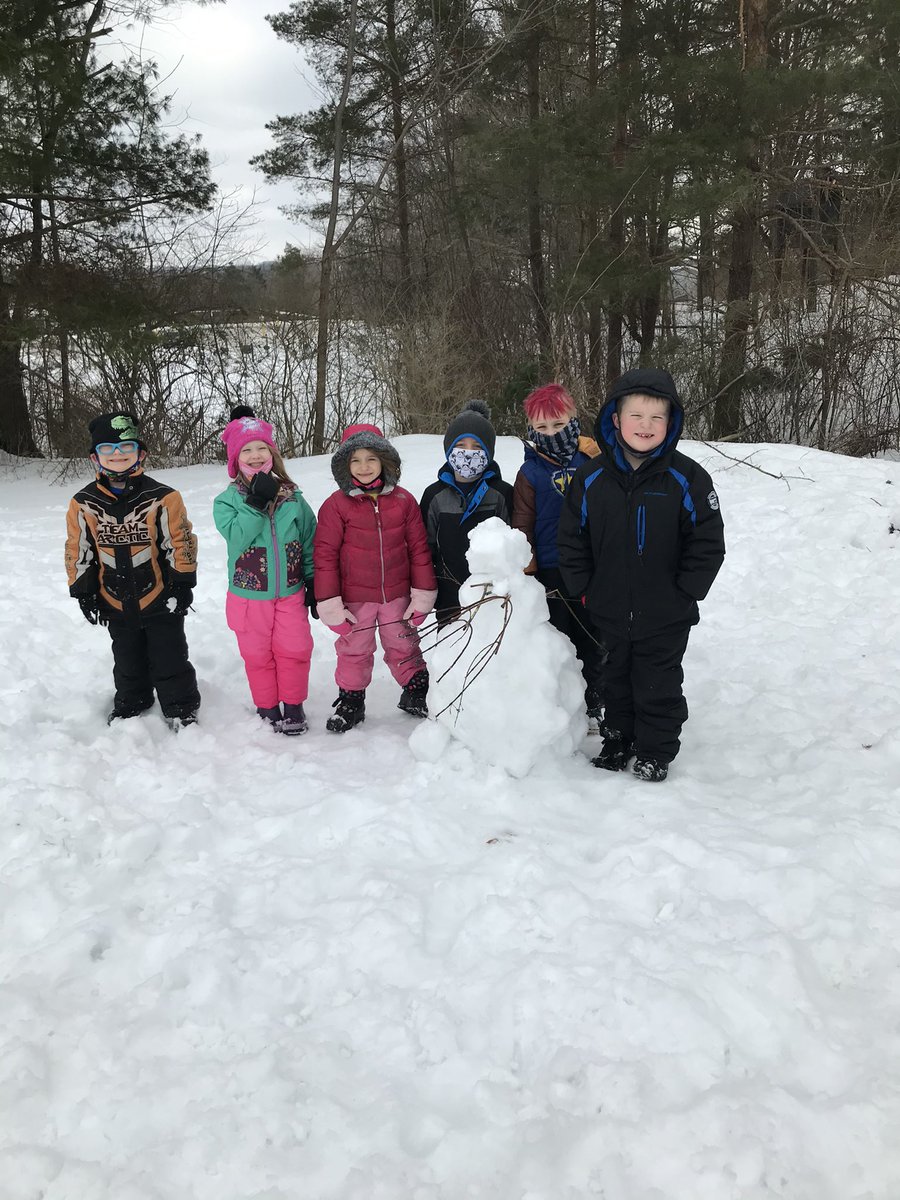 KellyAnnMoran's tweet photo. Sunshine, snow, and smiles - a perfect lineup for an awesome recess! #MapleK #learnandplay #WeAreChardon @ChardonSchools
βοΈπβοΈβοΈ https://t.co/zpqUx4nMfF