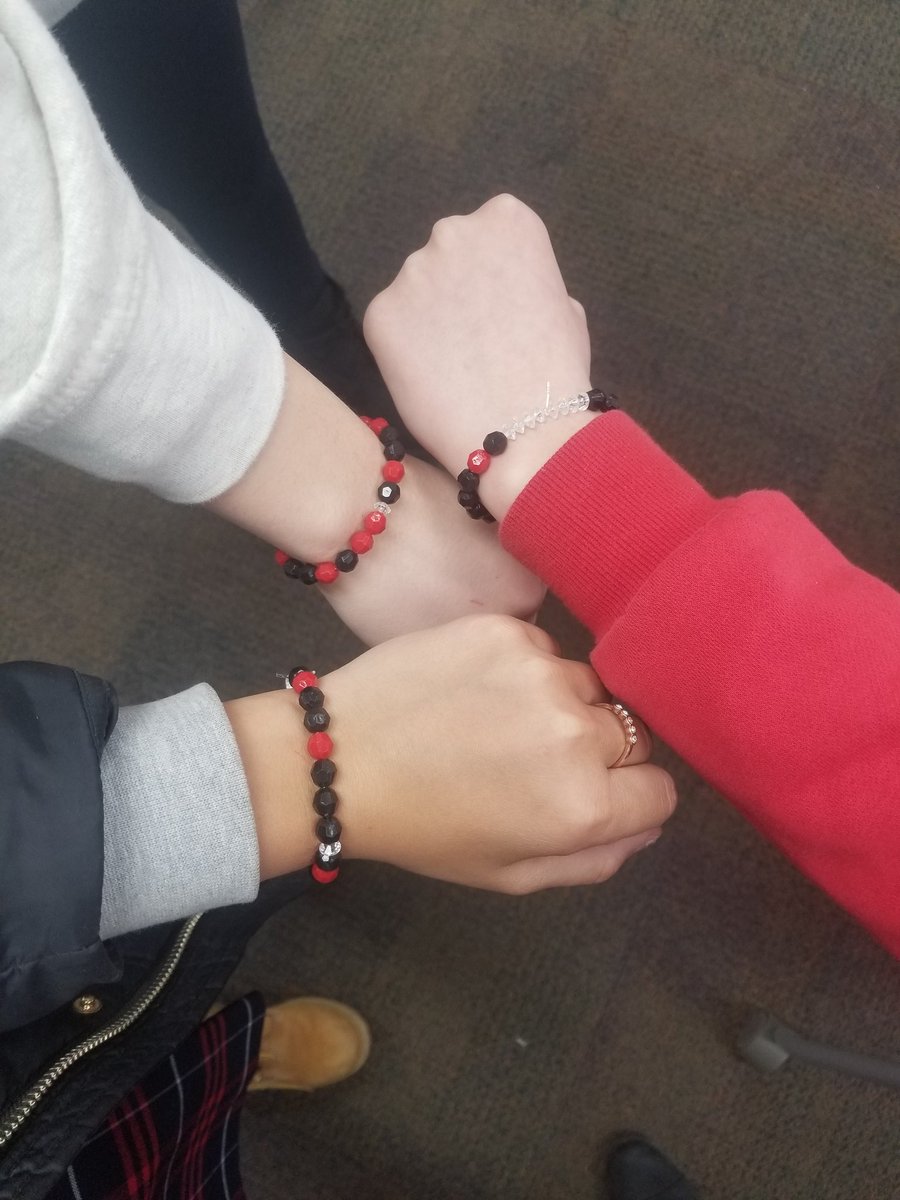 MsObsniuk's tweet image. initial bracelets 🔴⚫ #binarycoding #engineeringscience