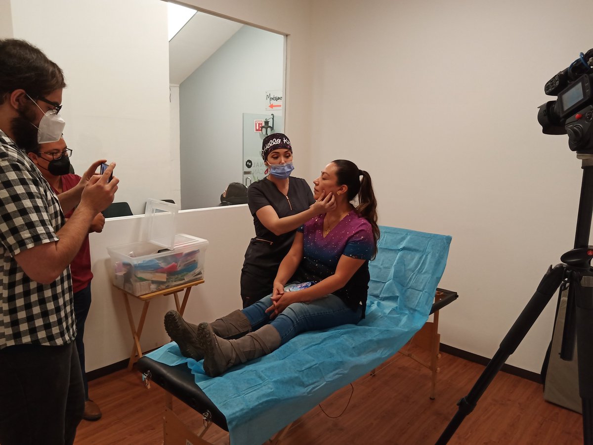 TermCoyoacan's tweet photo. #espacioscompartidos #capacitacion
Hoy atendimos, en alianza con #VicmacAudio, un programa de entrenamiento para aplicar tratamiento dermatólogo estético, combinando atención presencial y #streaming para #Dermavan💻📹🎛️
Llama al 554036 2844 y haznos saber cómo podemos ayudarte. https://t.co/Mumz3yCnmE