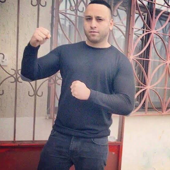 #TurkishStudentsLivesMatter
Burdan Ziya selcuğu kafes dovusune davet ediyorum.